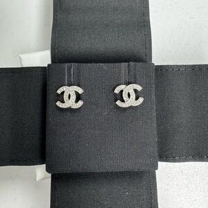 CHANEL CC LOGO SILVER CRYSTAL STUD EARRINGS CLASSIC